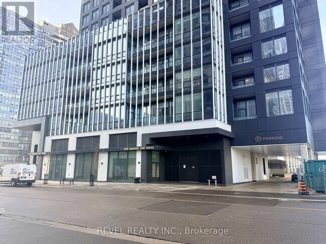 395 Square One Dr in Mississauga, ON - Building Photo - Building Photo