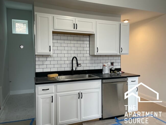 property at 2842 W Augusta Blvd