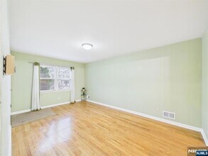 114 Ackerman Ave in Ridgewood, NJ - Building Photo - Building Photo