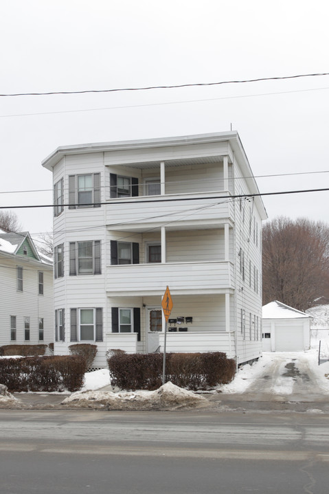 87 Dalton Ave in Pittsfield, MA - Foto de edificio