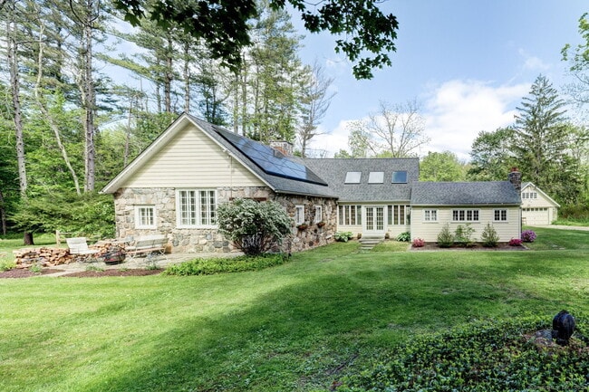 75 Church Hill Rd in Washington, CT - Building Photo - Building Photo