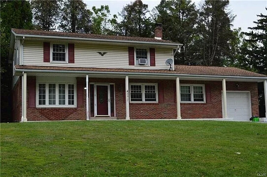 3417 Blue Ridge Dr in Bethlehem, PA - Building Photo