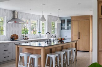28 Bridge Ave in Scituate, MA - Foto de edificio - Building Photo