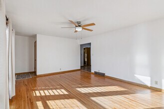 3032 W 9th St in Waterloo, IA - Building Photo - Building Photo