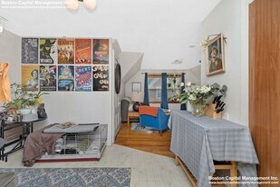 287 Summit Ave, Unit 287 #2 in Boston, MA - Building Photo