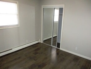 204 W Shelbourne Dr in Normal, IL - Building Photo - Building Photo