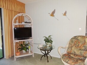 305 Mission Trail W in Venice, FL - Building Photo - Building Photo
