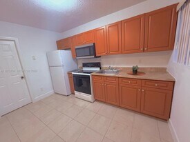 2099 NW 26th Ave in Fort Lauderdale, FL - Building Photo