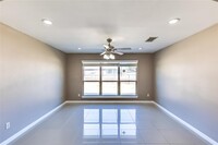 6604 Cromarty Ln in Austin, TX - Foto de edificio - Building Photo