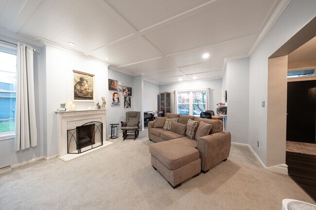 726 10th St in Oakmont, PA - Building Photo - Building Photo