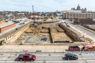The Aston in Des Moines, IA - Building Photo