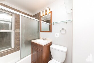 948 W Willow St in Chicago, IL - Building Photo - Building Photo