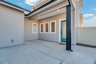6273 S Binky Ave in Kuna, ID - Building Photo - Building Photo