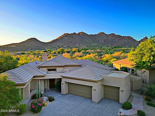 6564 E Whispering Mesquite Trail in Scottsdale, AZ - Foto de edificio - Building Photo