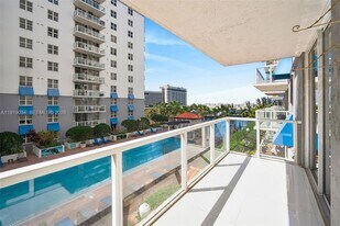 5077 NW 7th St, Unit 610 in Miami, FL - Building Photo