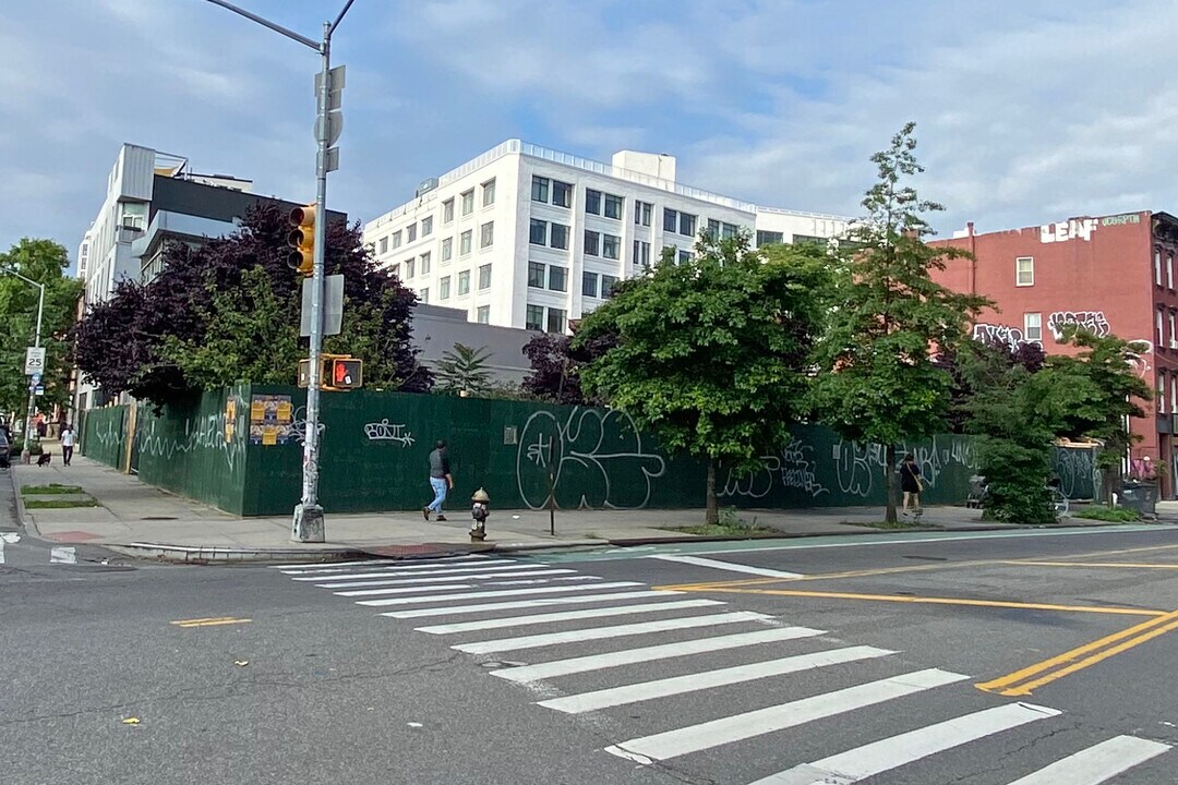 438 Union Ave in Brooklyn, NY - Foto de edificio