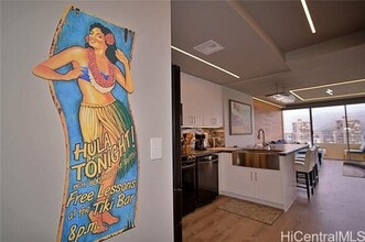 2211 Ala Wai Blvd in Honolulu, HI - Building Photo - Building Photo