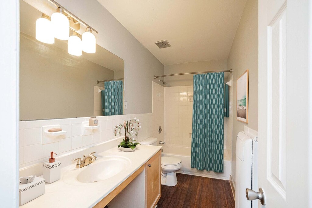 The Courtyards of Chanticleer Apartments in Virginia Beach, VA