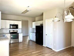 204 Baldwin St in Hutto, TX - Building Photo - Building Photo