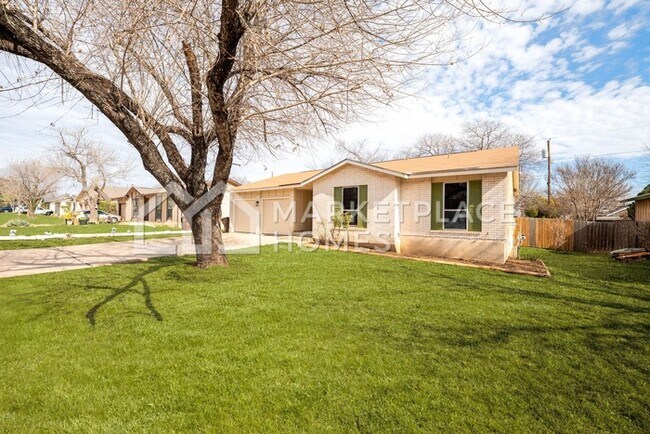 1804 Easton Dr in Round Rock, TX - Building Photo - Building Photo