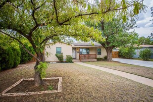 4407 35th St in Lubbock, TX - Building Photo