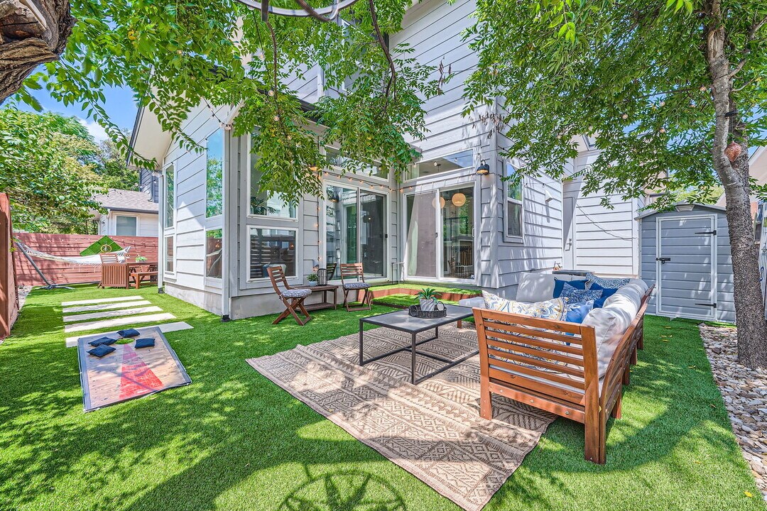 511 W Croslin St in Austin, TX - Building Photo