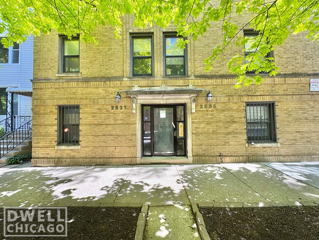 2539 N Seminary Ave, Unit 2535-2 in Chicago, IL - Building Photo - Building Photo