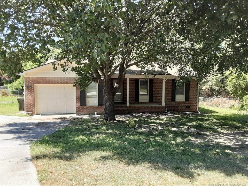 870 Santiato Dr in Fayetteville, NC - Building Photo