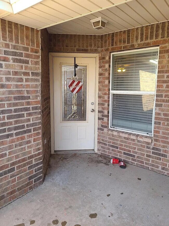 304 N Clinton Ave in Lubbock, TX - Foto de edificio - Building Photo