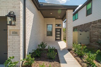 10566 Wild Chives in Shenandoah, TX - Building Photo - Building Photo