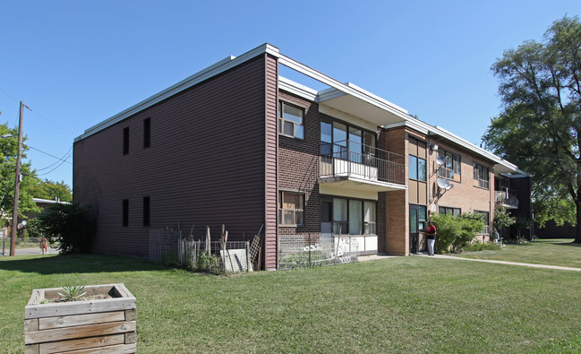 20 Flemington Rd in Toronto, ON - Building Photo - Primary Photo