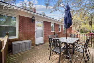 2411 Acorn Hill Ave in Beaufort, SC - Building Photo - Building Photo