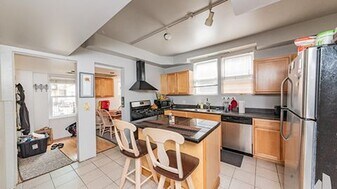 1456 W Irving Park Rd, Unit 1 in Chicago, IL - Building Photo