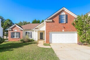 4227 Wood Cove Dr in Snellville, GA - Building Photo