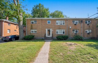 35 Deerfield Ct, Unit E in East Hartford, CT - Building Photo