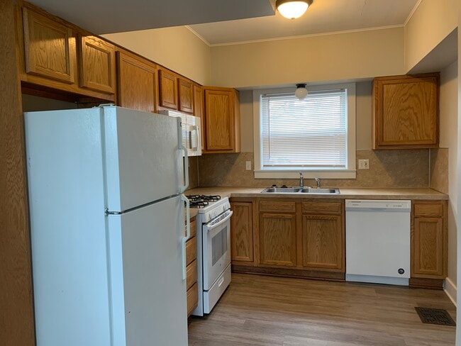 8 Dean St NE in Grand Rapids, MI - Building Photo - Building Photo