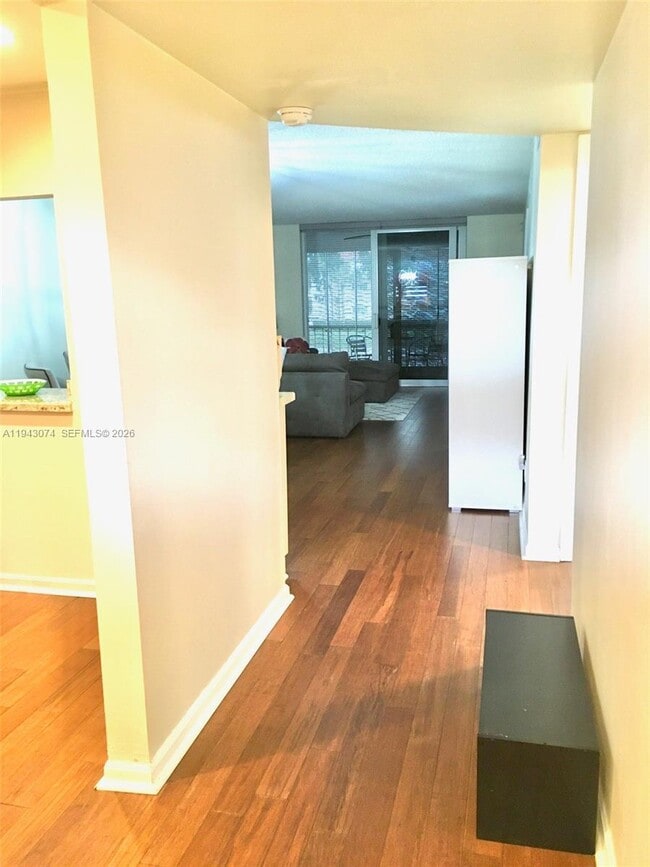 8980 S Hollybrook Blvd in Pembroke Pines, FL - Building Photo - Building Photo