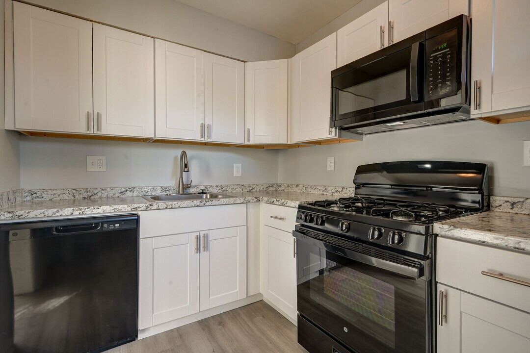 6125 MacBeth Dr in Baltimore, MD - Building Photo