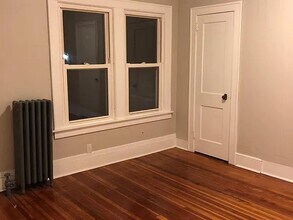 103 Gridley St, Unit 2nd Floor in Bristol, CT - Foto de edificio - Building Photo