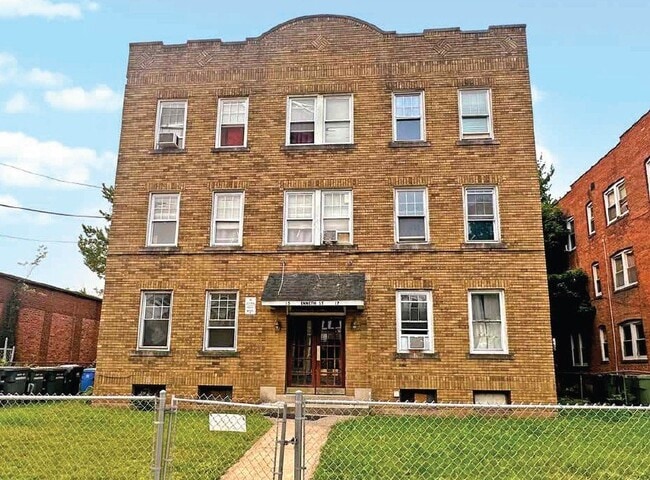 15-17-17 Kenneth St