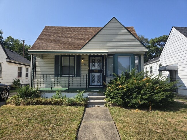 property at 2962 S Ethel St