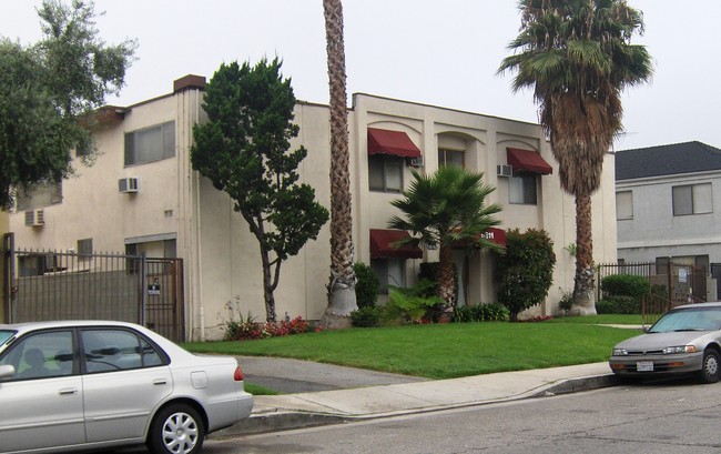 6916 Agnes Ave in North Hollywood, CA - Foto de edificio - Building Photo