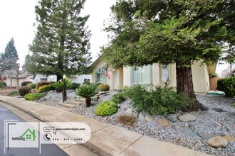 1720 Capistrano Walk in Redding, CA - Building Photo - Building Photo