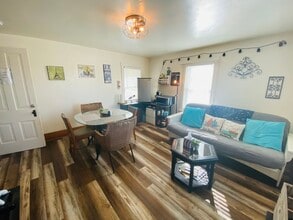 931 S Van Buren St in Iowa City, IA - Building Photo - Building Photo