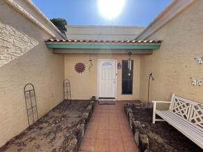 604 La Chapa Ave in El Paso, TX - Building Photo - Building Photo