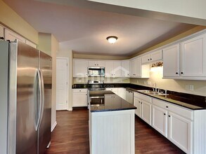 10054 Brandsteade Ct in Union, KY - Building Photo - Building Photo