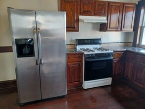 306 Madison Ave, Unit 306 Madison Ave in Bridgeport, CT - Building Photo - Building Photo