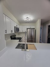 5001 Grande Dr in Pensacola, FL - Foto de edificio - Building Photo