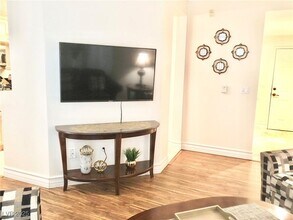 270 E Flamingo Rd, Unit 208 in Las Vegas, NV - Building Photo - Building Photo