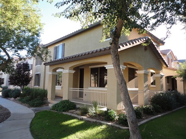 3927 S Napa Ln in Gilbert, AZ - Building Photo